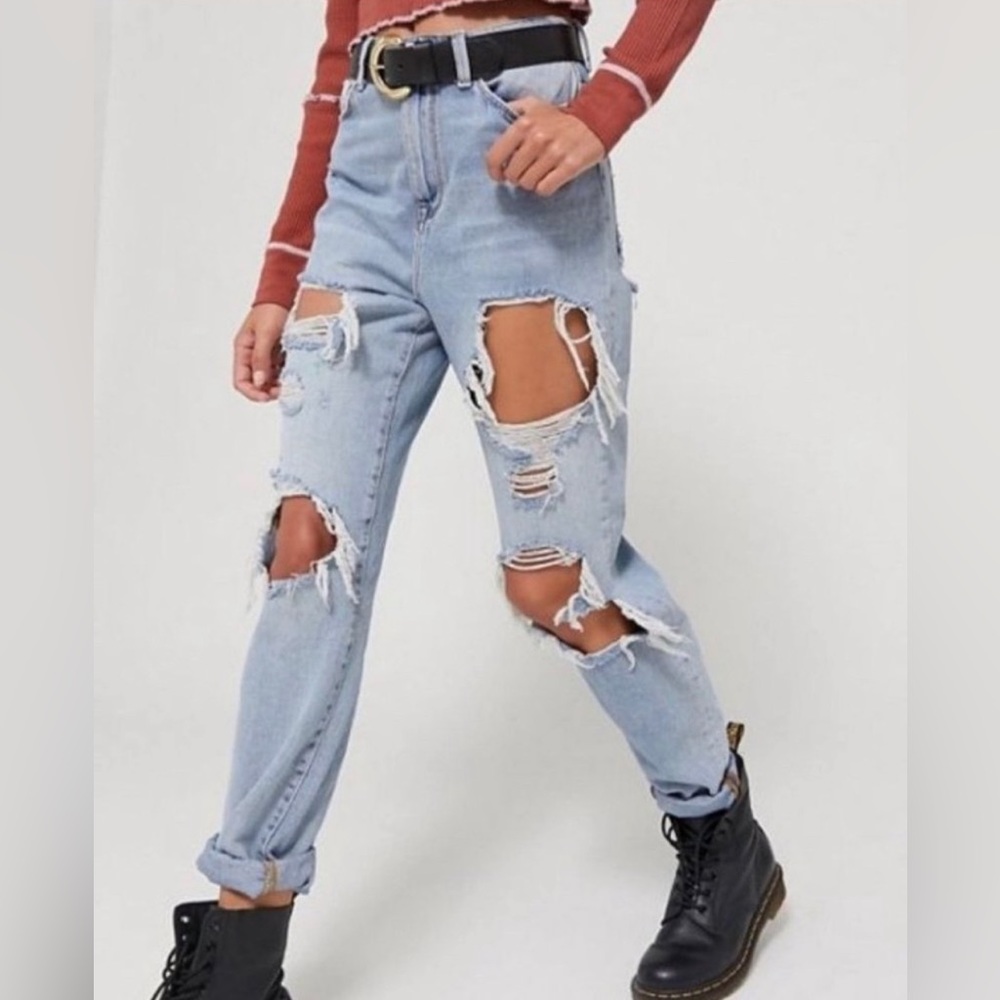 BDG Women's Distressed Light Wash Denim High Rise Jeans 28